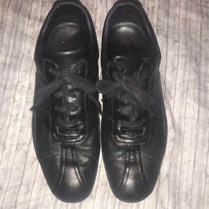 Gucci Soft Black Leather Lace up sneaker Shoes ladies womens 7 1/2 B 7.5 B